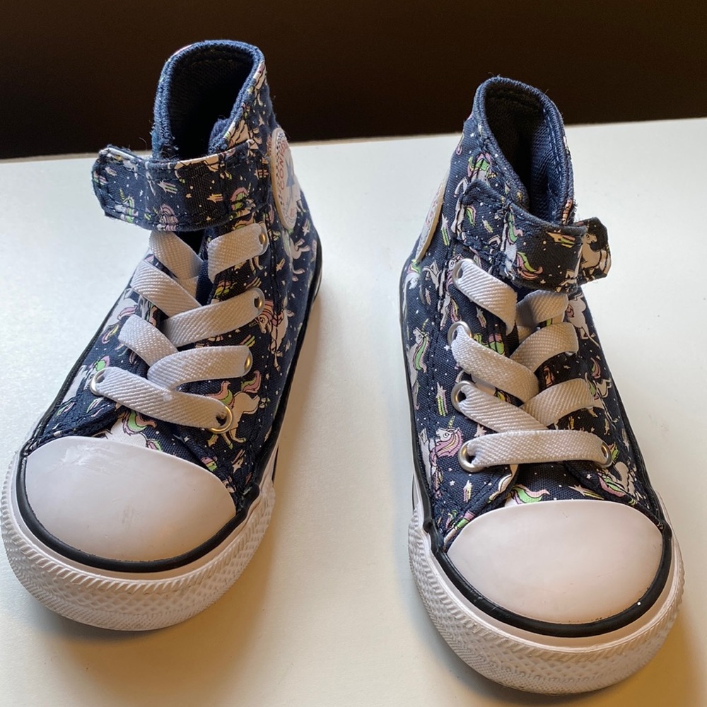 Toddler Unicorn Converse | Size 6 - Picture 2 of 6